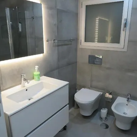 Casa Kanon- Moderno Apartamento Junto Ao Mar-praia De