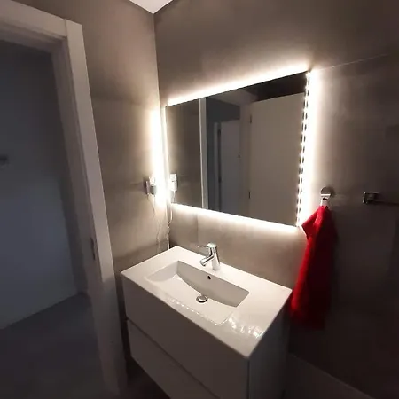 Casa Kanon- Moderno Apartamento Junto Ao Mar-praia De